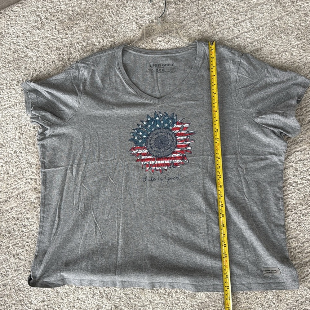 LIFE IS GOOD Women's Gray Flag Sunflower Short Sleeve V-Neck- Size XXXL - Picture 10 of 11